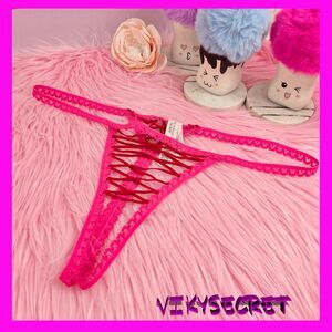 ❤️ NWT Victoria's Secret Dream Angels Red Pink V-String XL ❤️